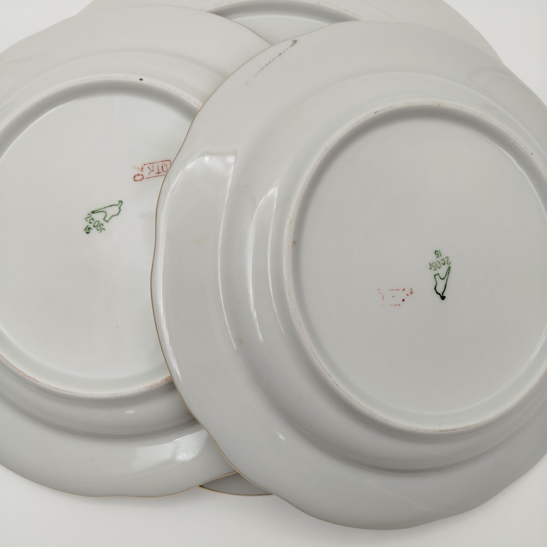 Набор из блюда и пяти обеденных тарелок "Папоротники", фасон "Гранёный", фарфор, деколь, золочение, Дулевский фарфоровый завод (Дулёво), Россия, 2006 г.