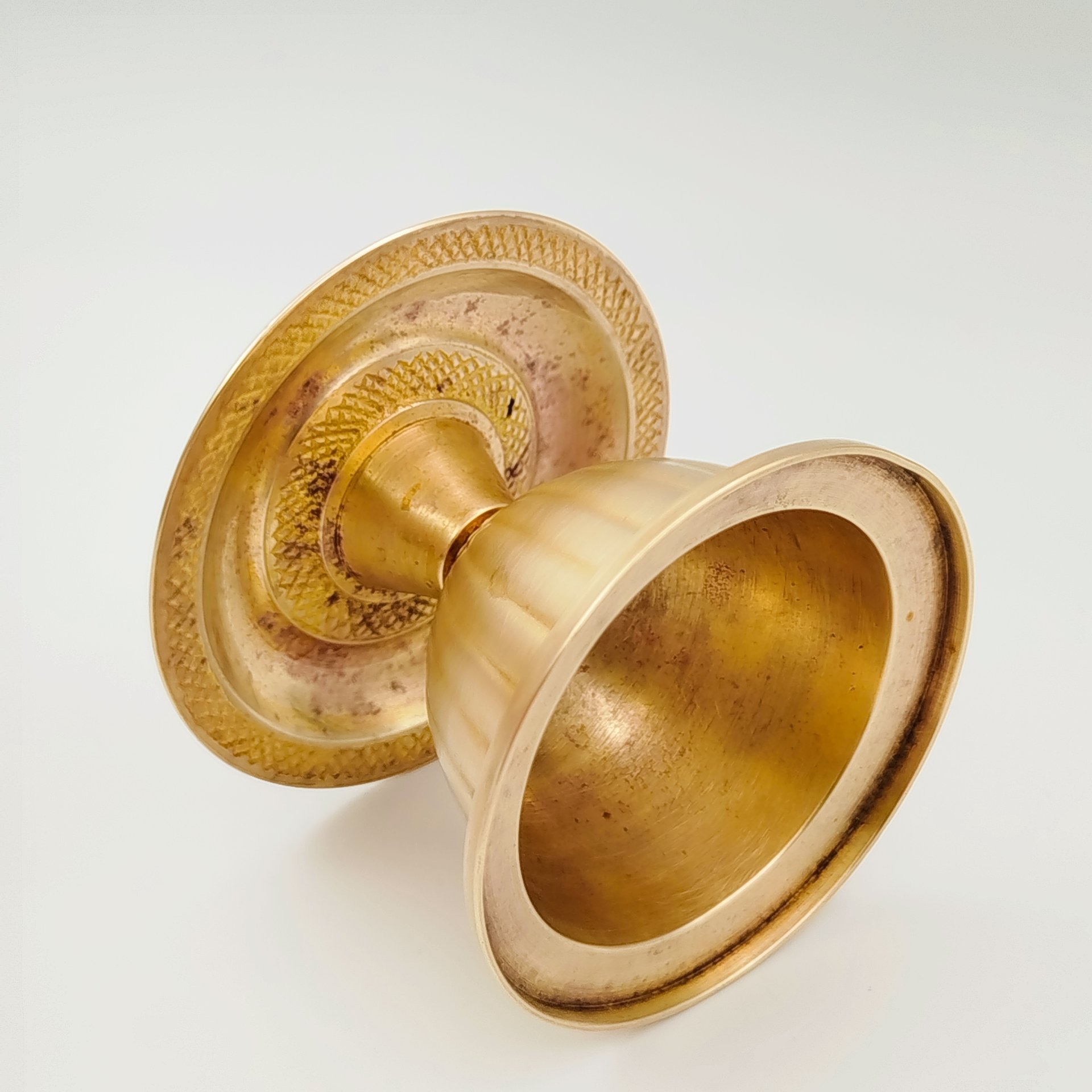 Подсвечник для широкой свечи