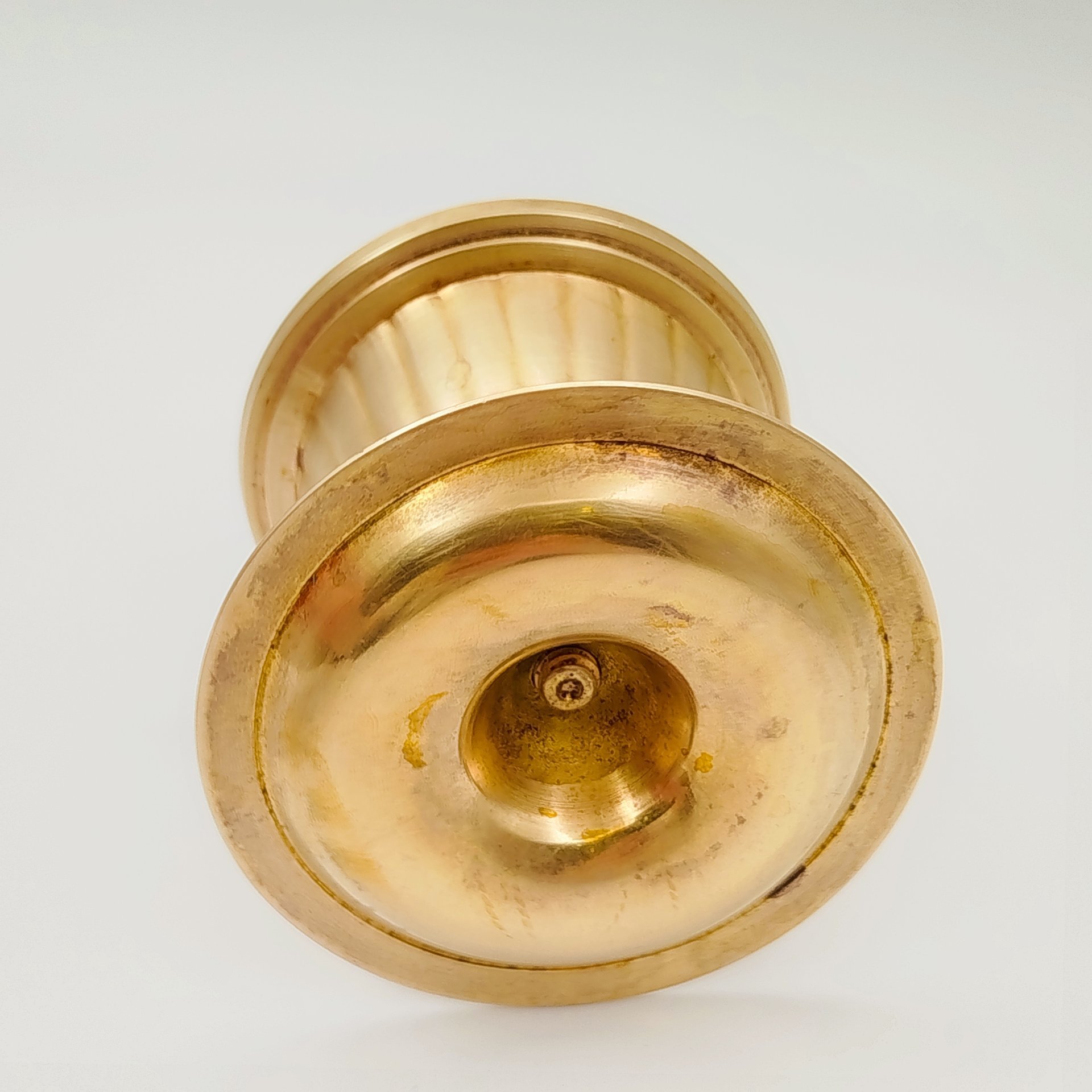 Подсвечник для широкой свечи