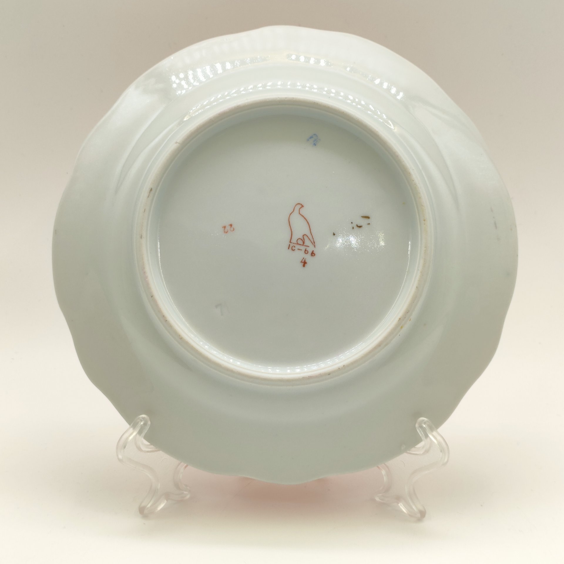 Тарелка десертная с цветочный декором, фарфор, крытье, роспись, золочение, Дулевский фарфоровый завод (Дулёво), СССР, 1966 г.