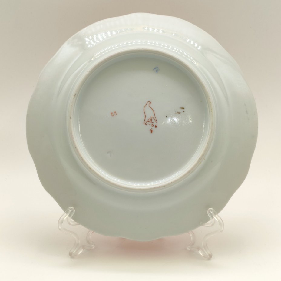 Тарелка десертная с цветочный декором, фарфор, крытье, роспись, золочение, Дулевский фарфоровый завод (Дулёво), СССР, 1966 г.