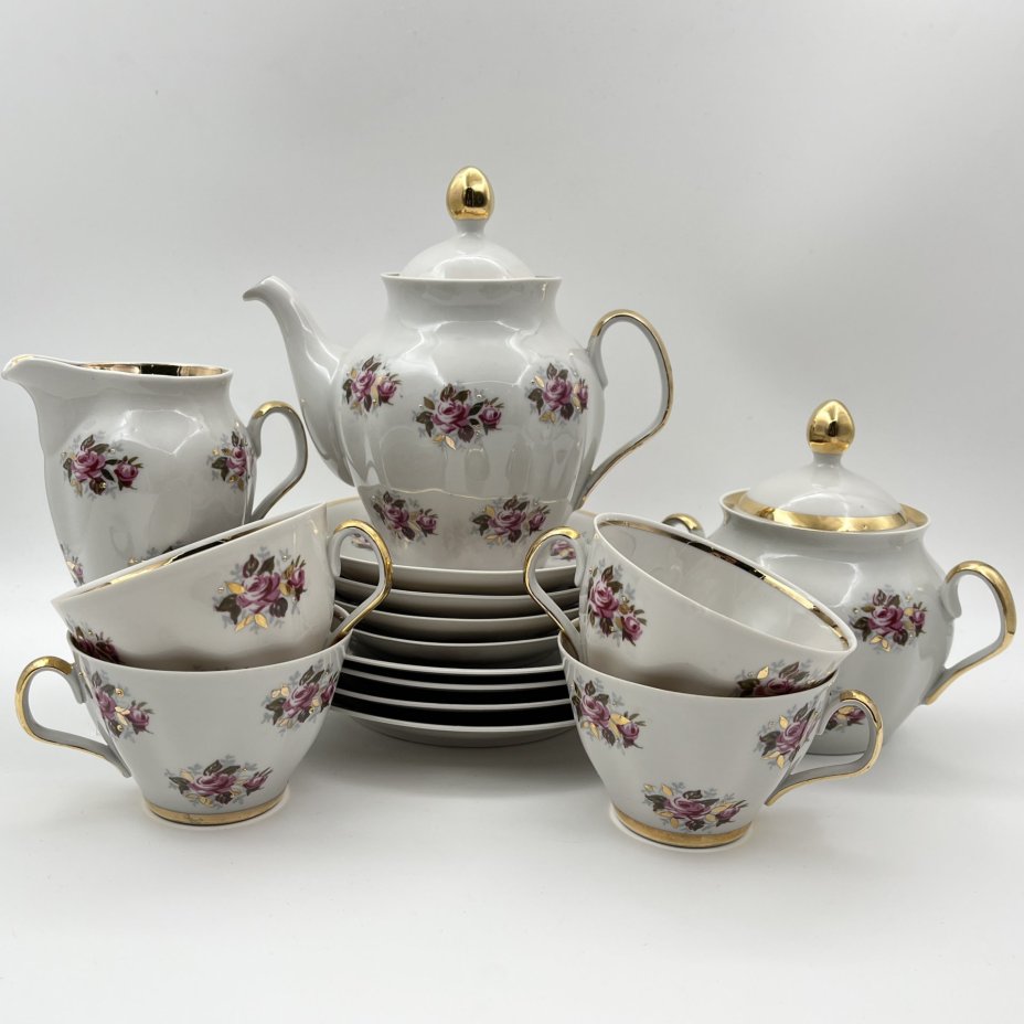 Сервиз кофейный с цветочным декором на 4 персоны (15 предметов), фарфор, деколь, золочение, Рижский фарфорово-фаянсовый завод, СССР, 1970-1980 гг.