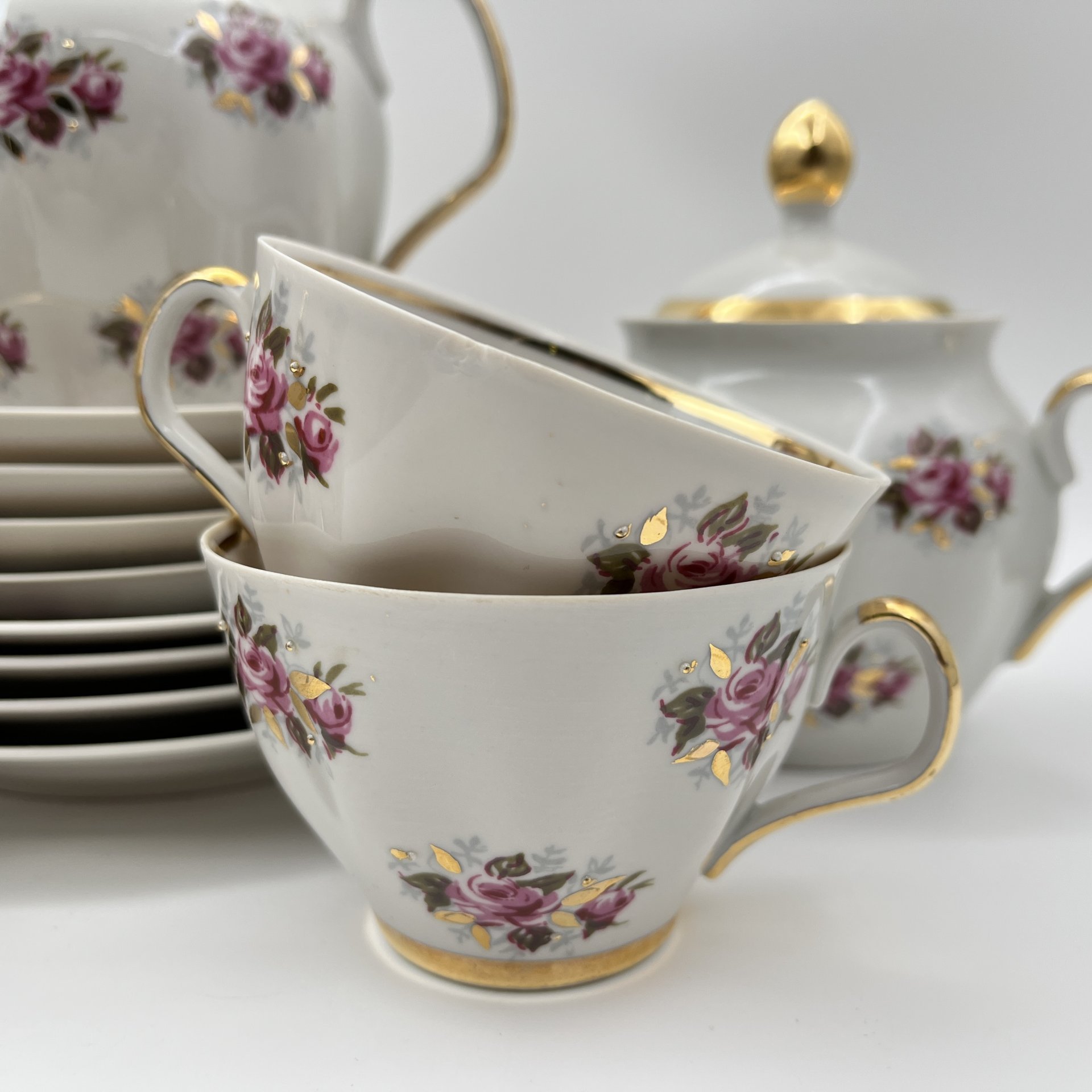 Сервиз кофейный с цветочным декором на 4 персоны (15 предметов), фарфор, деколь, золочение, Рижский фарфорово-фаянсовый завод, СССР, 1970-1980 гг.