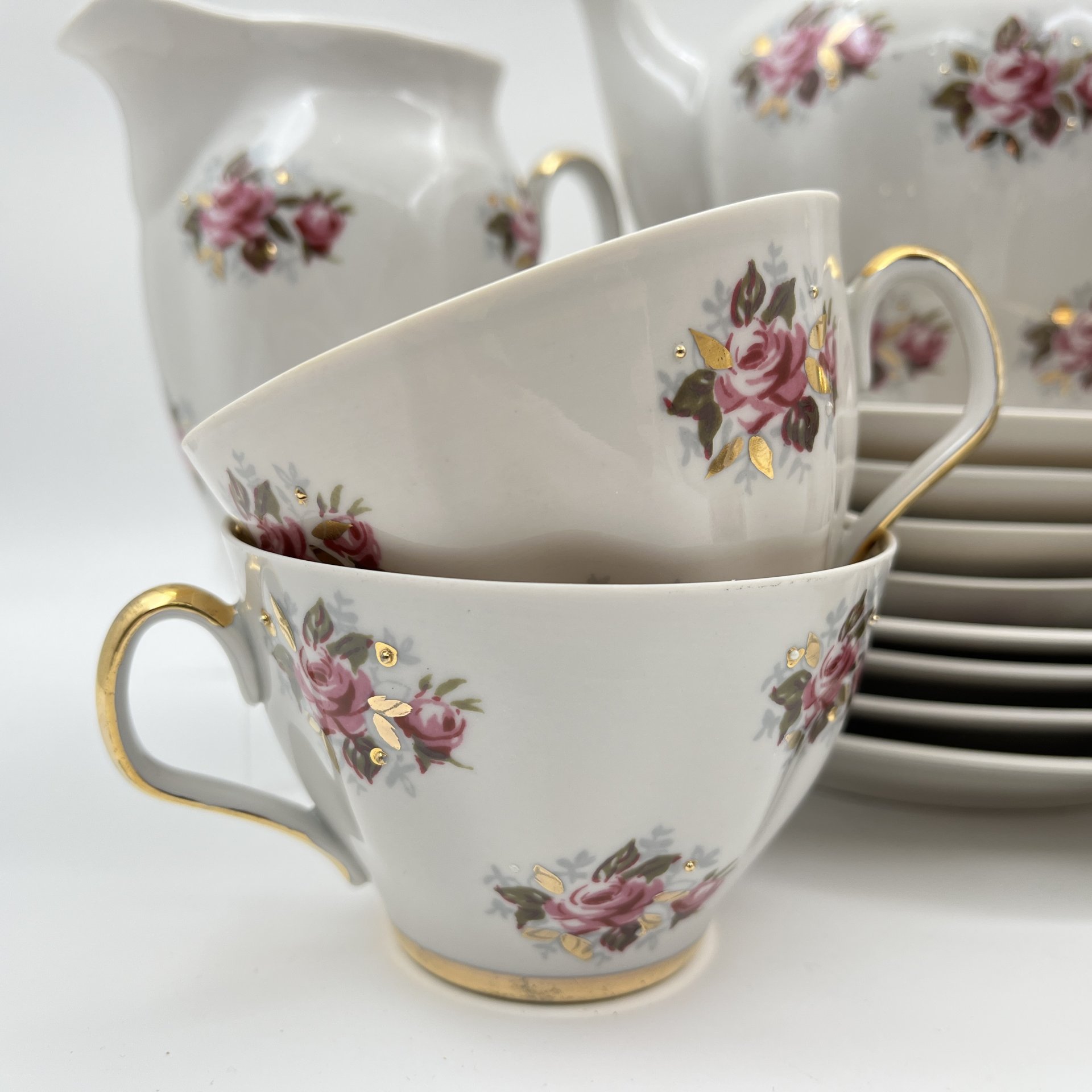 Сервиз кофейный с цветочным декором на 4 персоны (15 предметов), фарфор, деколь, золочение, Рижский фарфорово-фаянсовый завод, СССР, 1970-1980 гг.