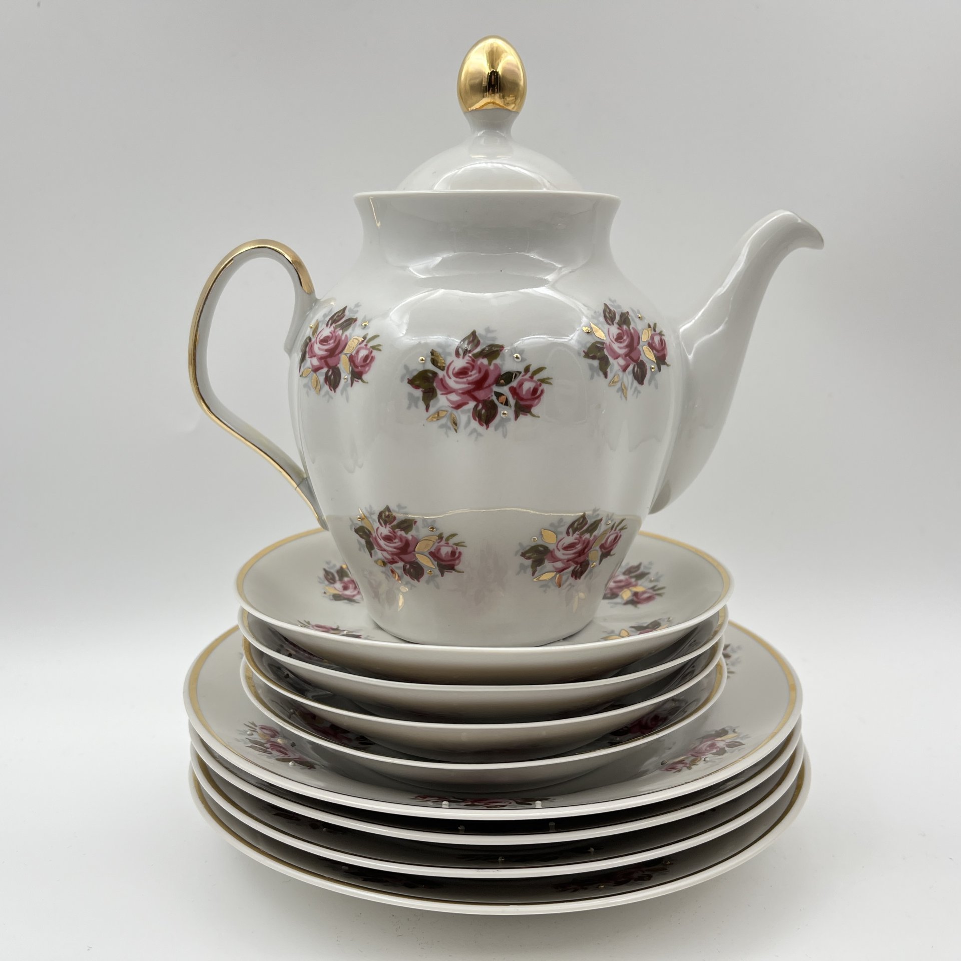 Сервиз кофейный с цветочным декором на 4 персоны (15 предметов), фарфор, деколь, золочение, Рижский фарфорово-фаянсовый завод, СССР, 1970-1980 гг.