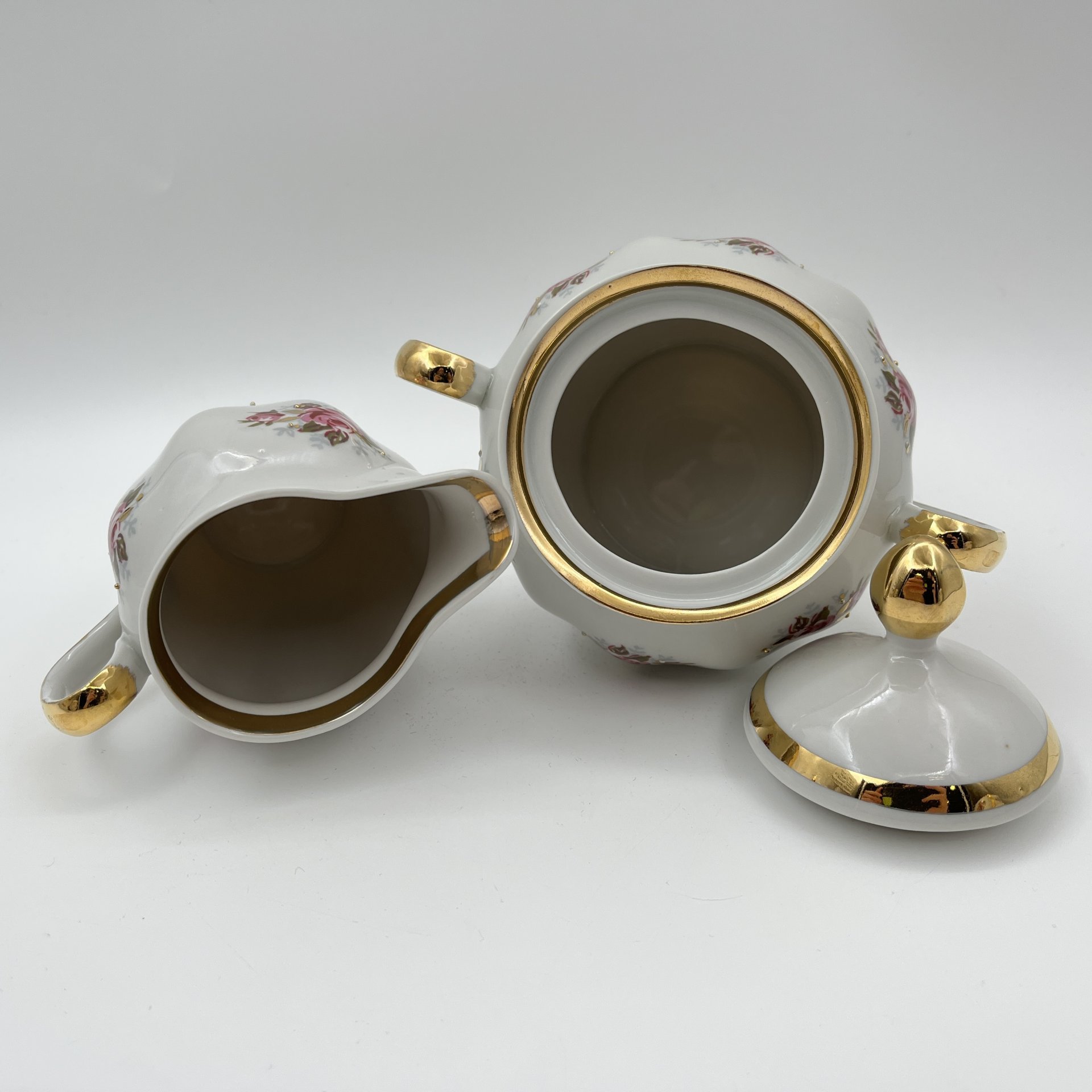 Сервиз кофейный с цветочным декором на 4 персоны (15 предметов), фарфор, деколь, золочение, Рижский фарфорово-фаянсовый завод, СССР, 1970-1980 гг.