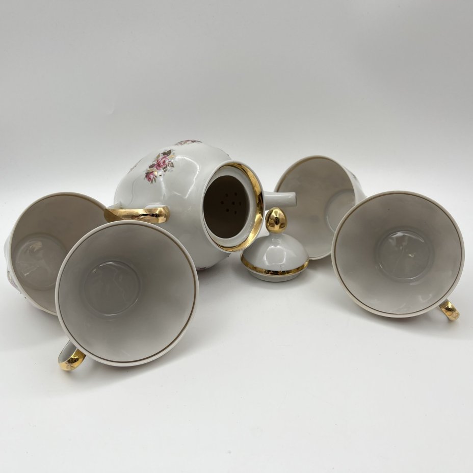 Сервиз кофейный с цветочным декором на 4 персоны (15 предметов), фарфор, деколь, золочение, Рижский фарфорово-фаянсовый завод, СССР, 1970-1980 гг.