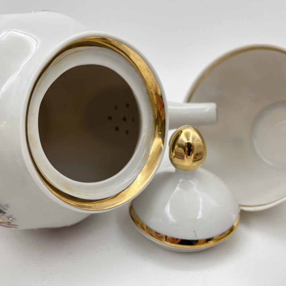 Сервиз кофейный с цветочным декором на 4 персоны (15 предметов), фарфор, деколь, золочение, Рижский фарфорово-фаянсовый завод, СССР, 1970-1980 гг.