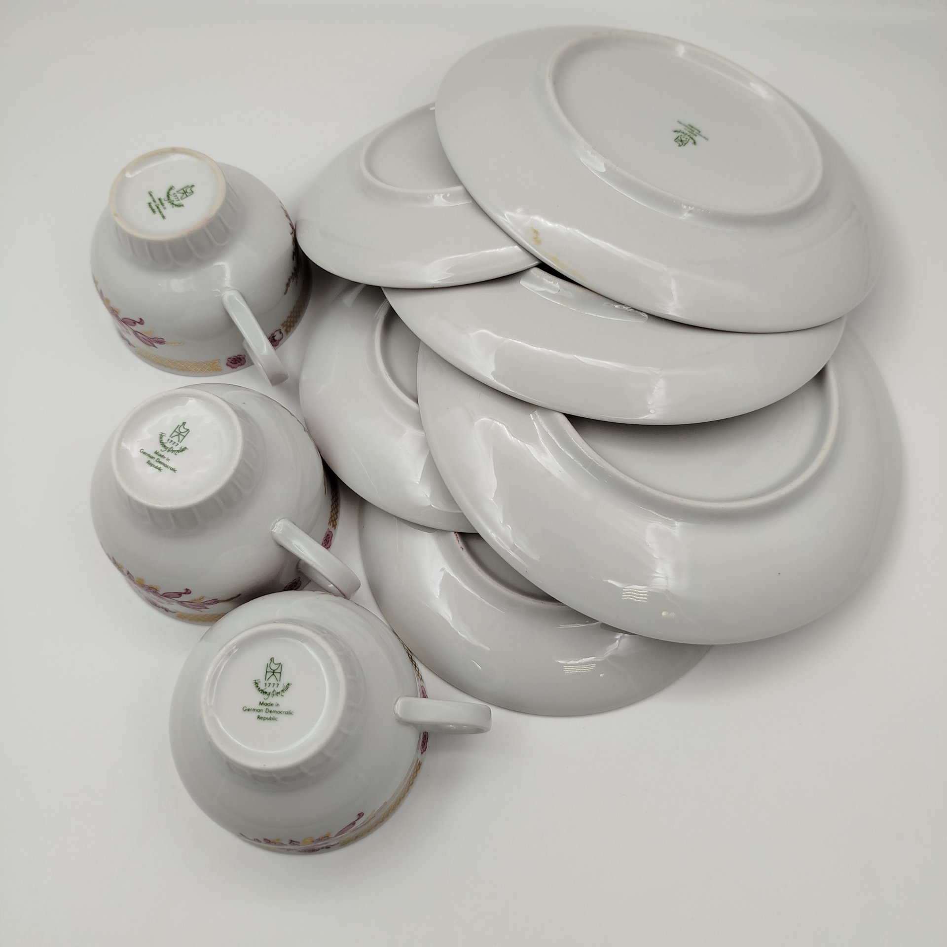 Набор чайно-кофейных трио с цветочным декором на 3 персоны, фарфор, деколь, золочение, Graf Von Henneberg Porzellan, 1777 Jlmenau, ГДР, 1977-1990 гг.