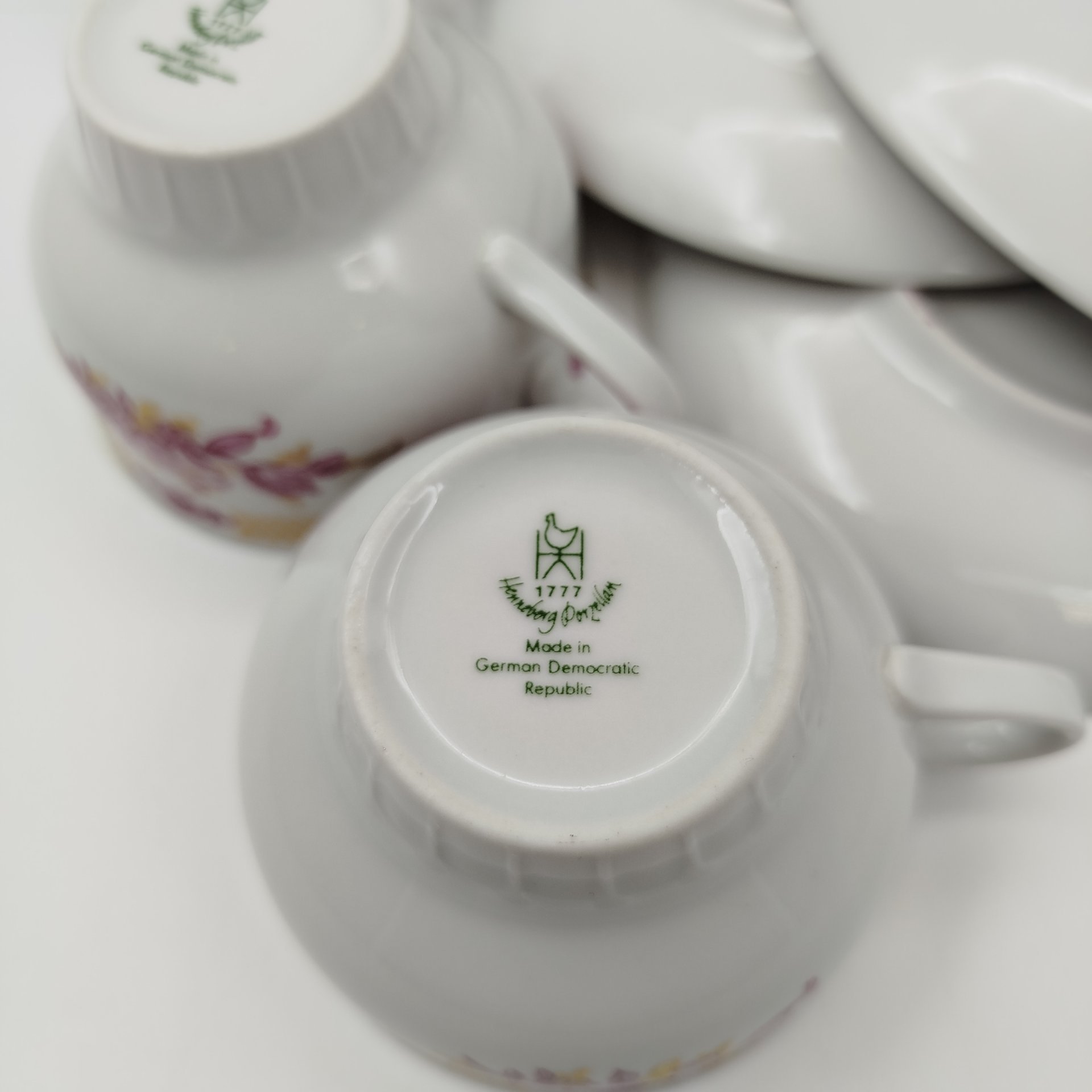 Набор чайно-кофейных трио с цветочным декором на 3 персоны, фарфор, деколь, золочение, Graf Von Henneberg Porzellan, 1777 Jlmenau, ГДР, 1977-1990 гг.