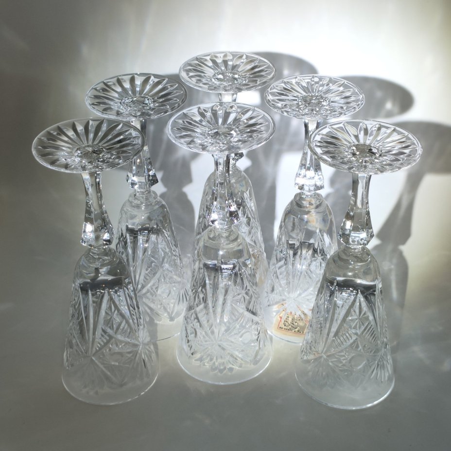 Набор бокалов с рельефным геометрическим декором на 6 персон, хрусталь, алмазная грань, Гусевской хрустальный завод (Гусь-Хрустальный), СССР, 1972-1982 гг.