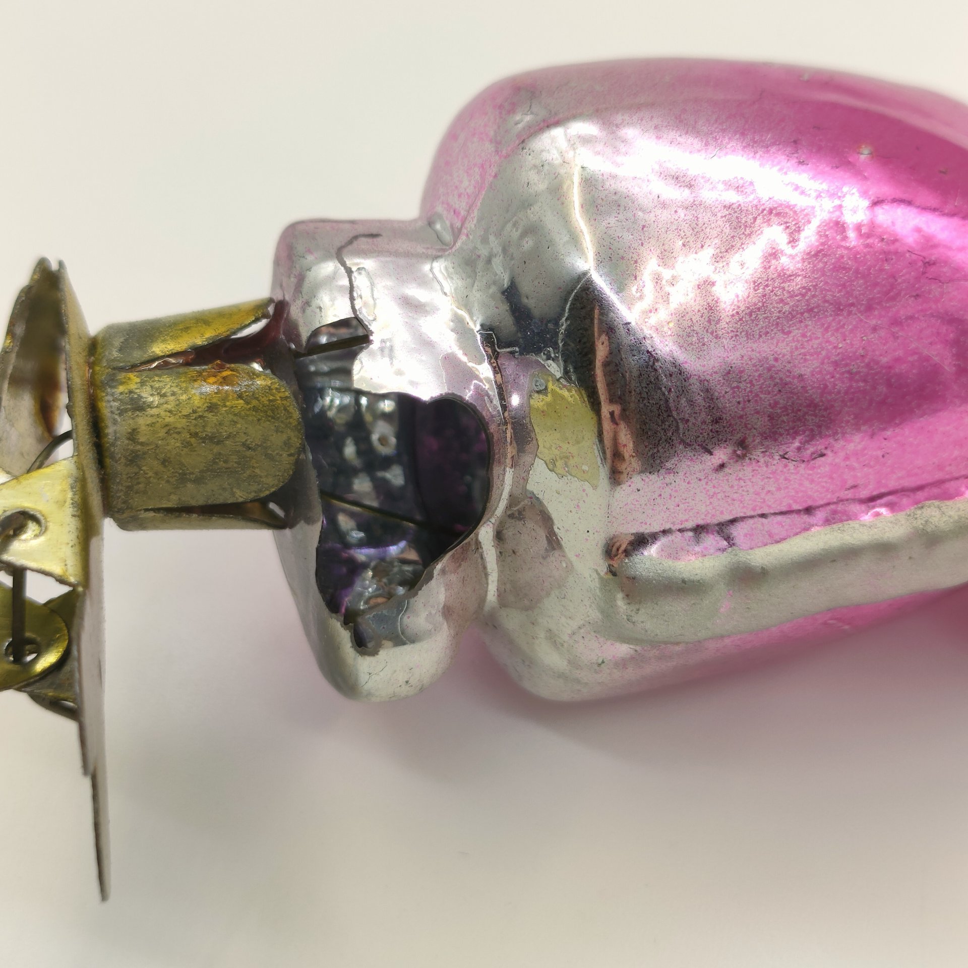 Ёлочная игрушка "Даренка" из сказки П.П. Бажова "Серебряное копытце", стекло, роспись, металл, Завод стеклянных ёлочных украшений и оптических изделий, г. Москва, СССР, 1950-1960 гг.