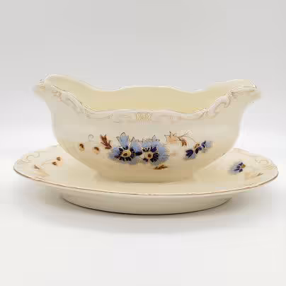 Соусник цвета слоновой кости (айвори) из сервиза "Cornflower" ("Василек"), Zsolnay