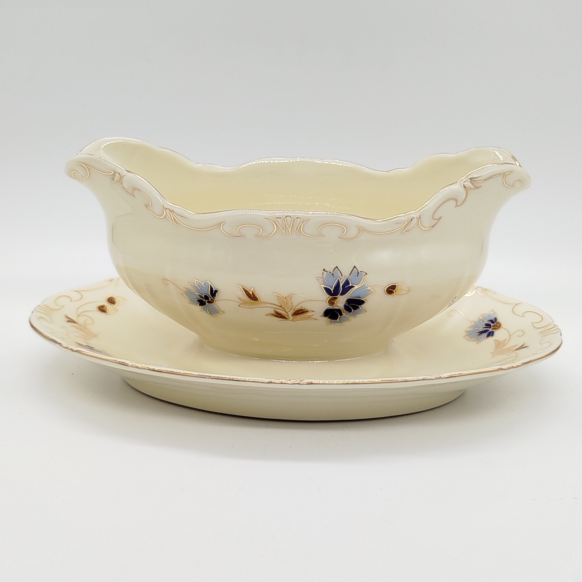 Соусник цвета слоновой кости (айвори) из сервиза "Cornflower" ("Василек"), Zsolnay