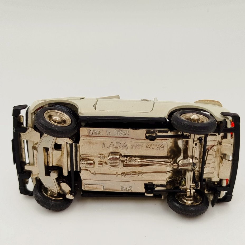 Модель автомобиля в масштабе 1:43 "LADA 2121 Niva" кабриолет (авторская версия), металл, пластмасса, крашение, СССР, 1970-1990 гг.