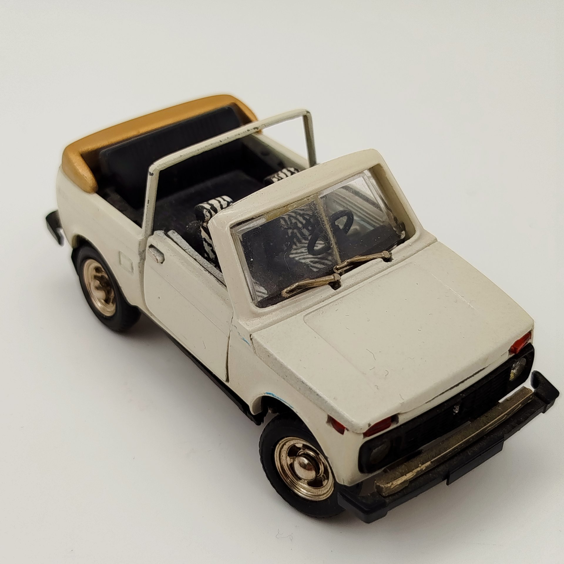 Модель автомобиля в масштабе 1:43 "LADA 2121 Niva" кабриолет (авторская версия), металл, пластмасса, крашение, СССР, 1970-1990 гг.