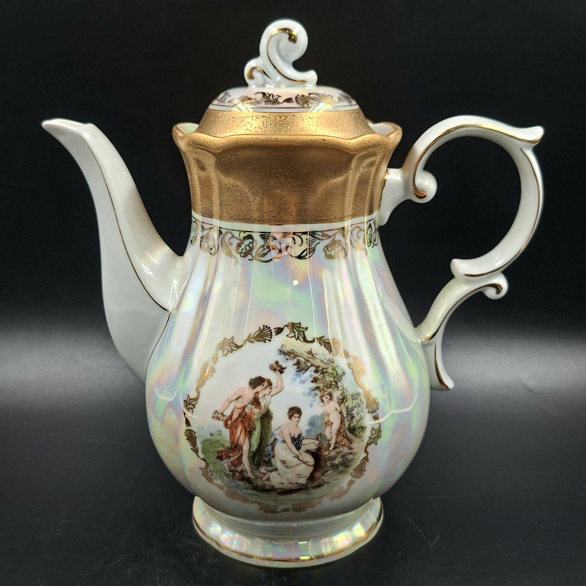 Кофейник из сервиза "Мадонна", фарфор, люстр, деколь, золочение, Oscar Schlegelmilch, Германия, 1950-1972 гг.