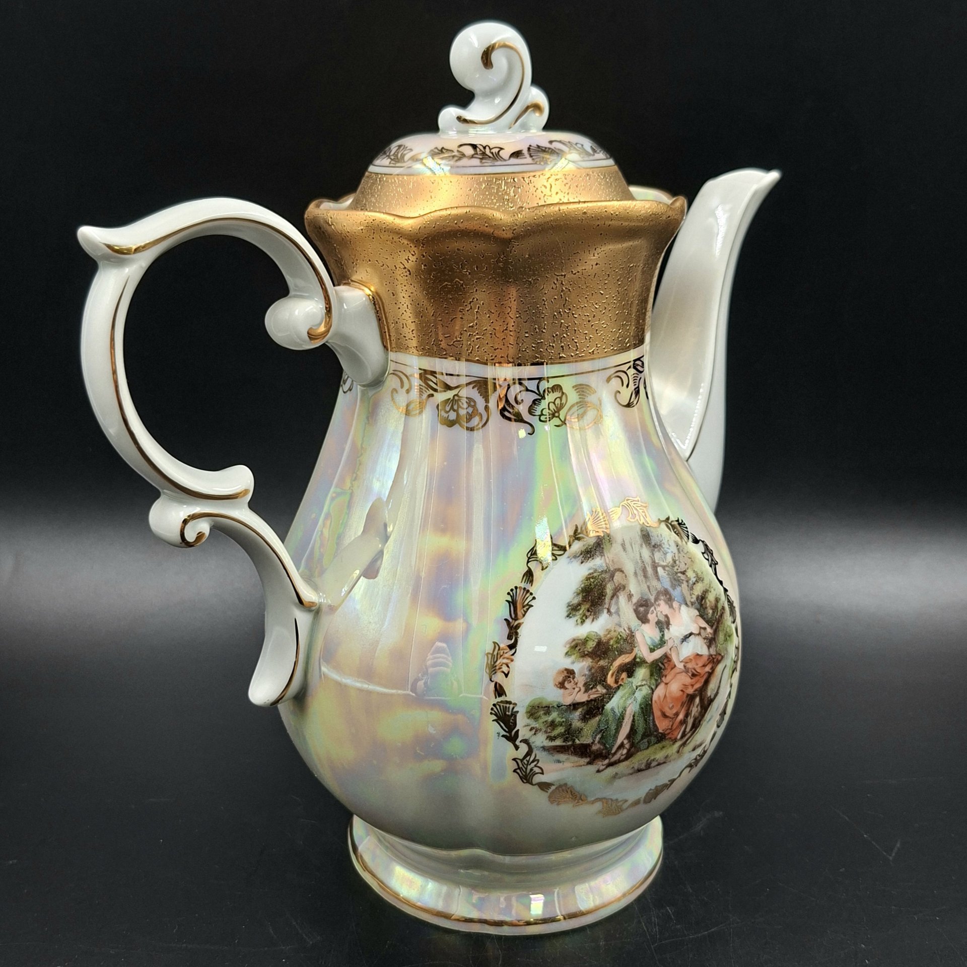 Кофейник из сервиза "Мадонна", фарфор, люстр, деколь, золочение, Oscar Schlegelmilch, Германия, 1950-1972 гг.