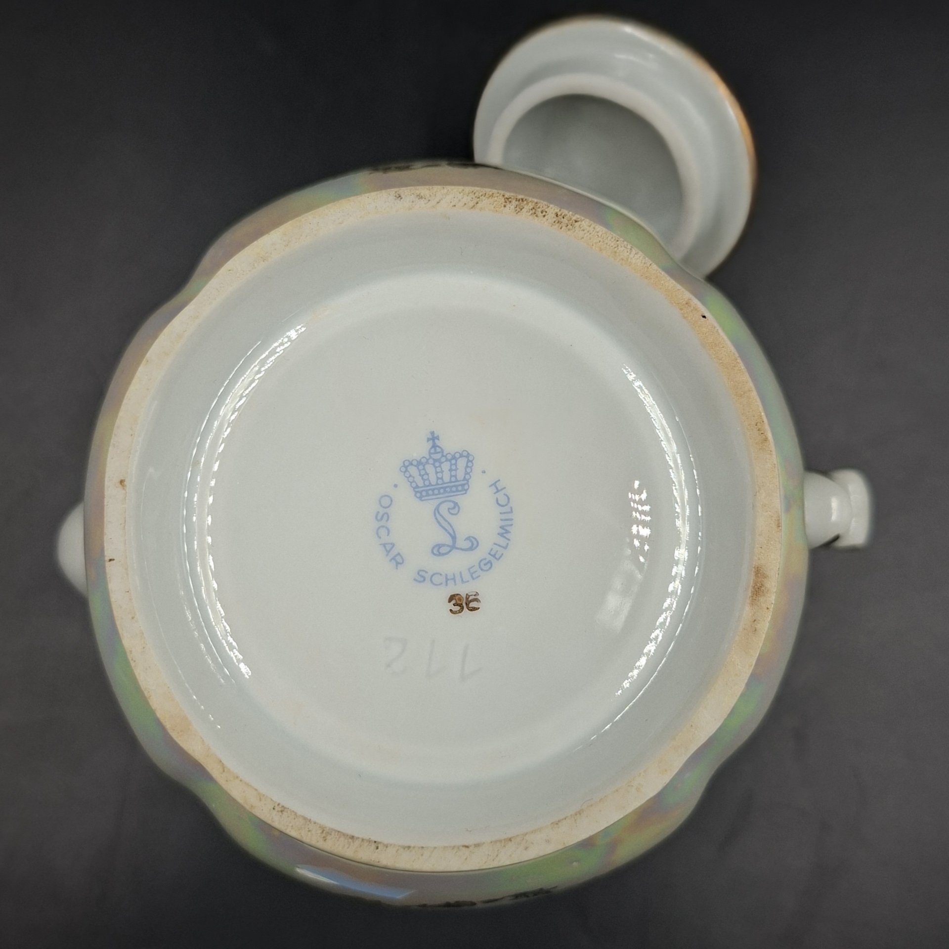 Кофейник из сервиза "Мадонна", фарфор, люстр, деколь, золочение, Oscar Schlegelmilch, Германия, 1950-1972 гг.