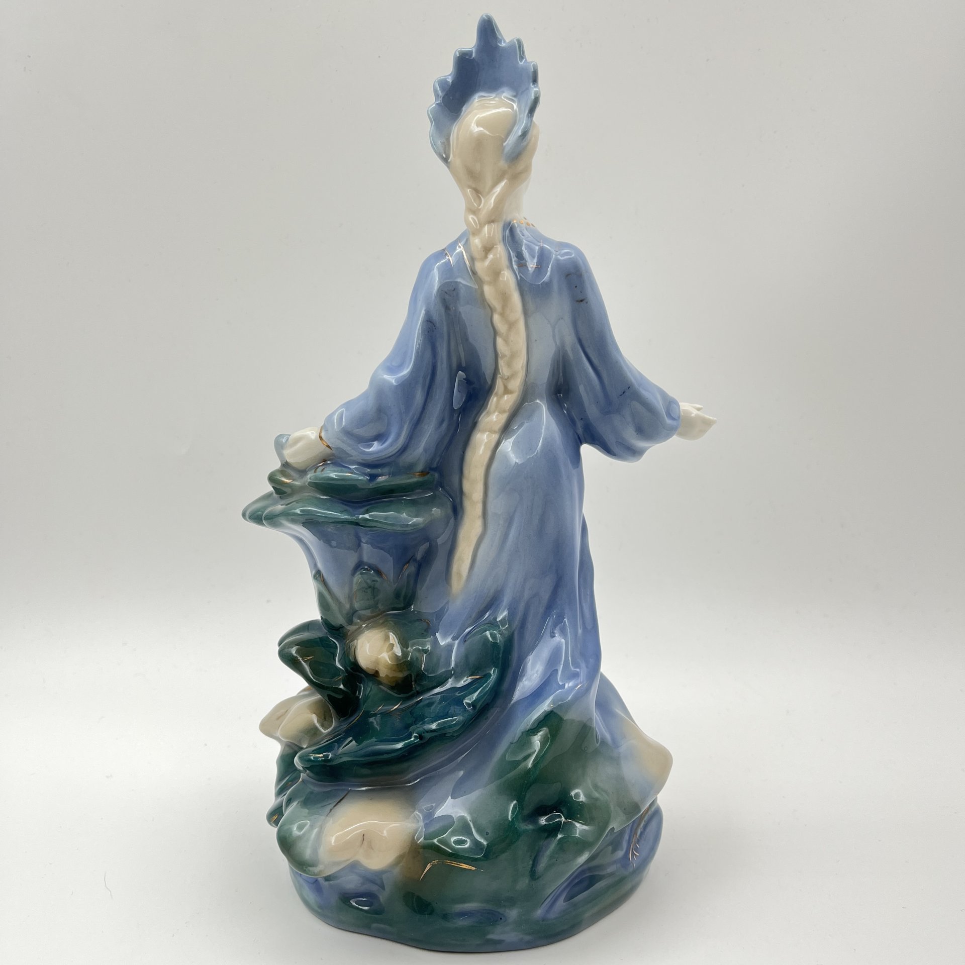 Статуэтка "Хозяйка медной горы", скульптор Л. Н. Шушканова, фарфор, роспись, Турыгинский фарфоровый завод артели «Художественная керамика» (Гжель), СССР, 1950-1960 гг.