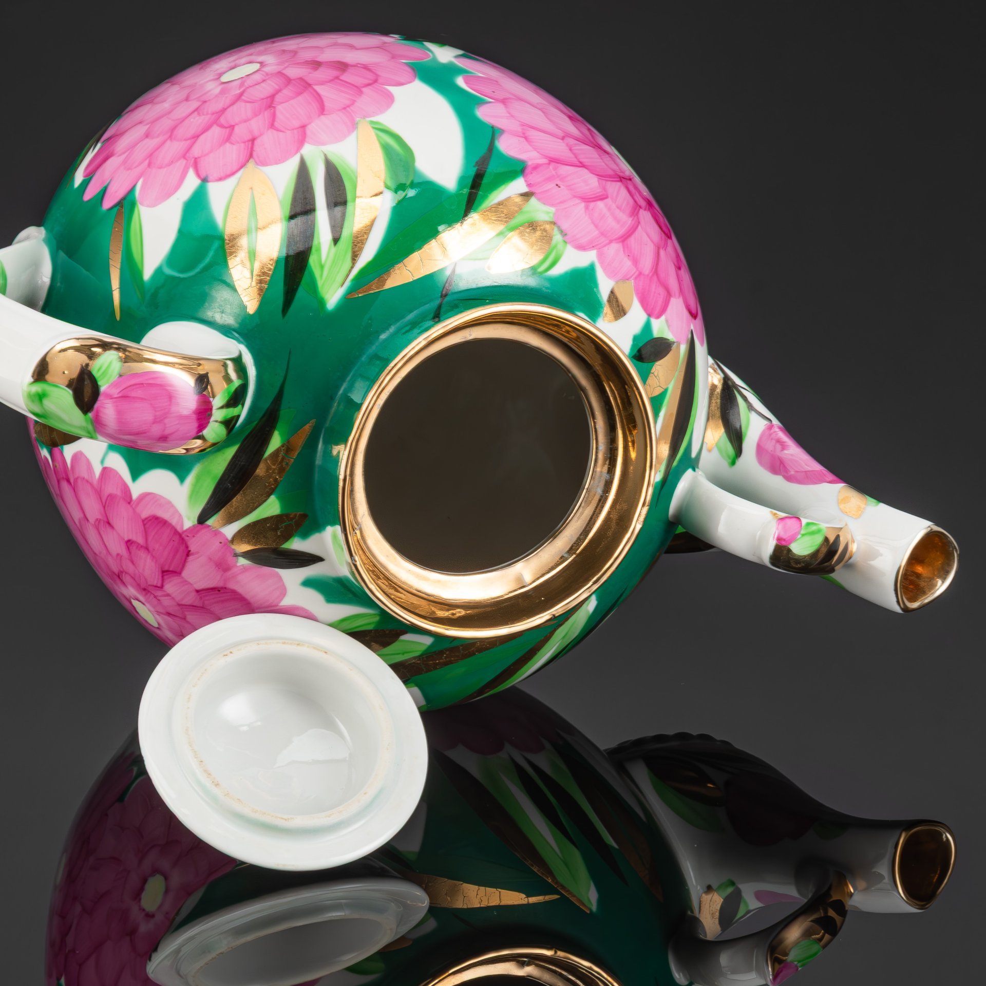 Чайник доливной "Хризантемы" ("Астры"), автор В.К. Яснецов