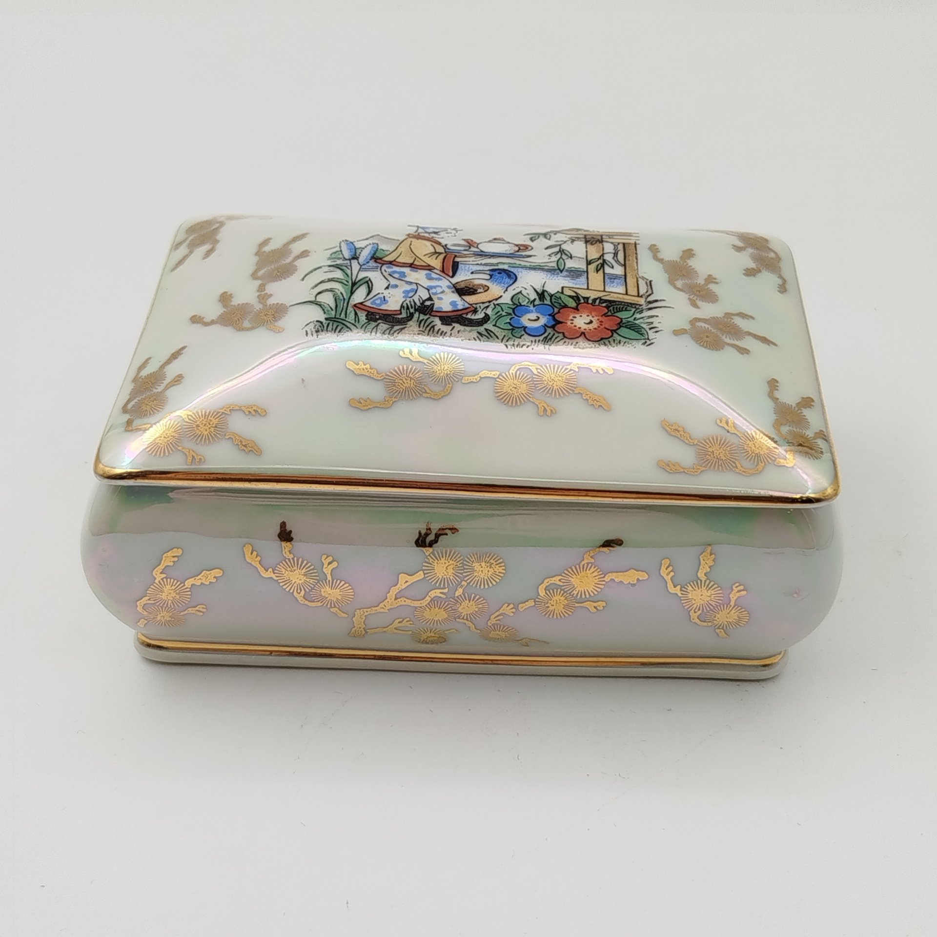 Шкатулка прямоугольной формы "Гейша"