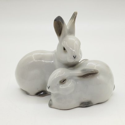 Статуэтка «Зайцы», фарфор, роспись, Артель «Прогресс», СССР, 1950-1960 гг.
