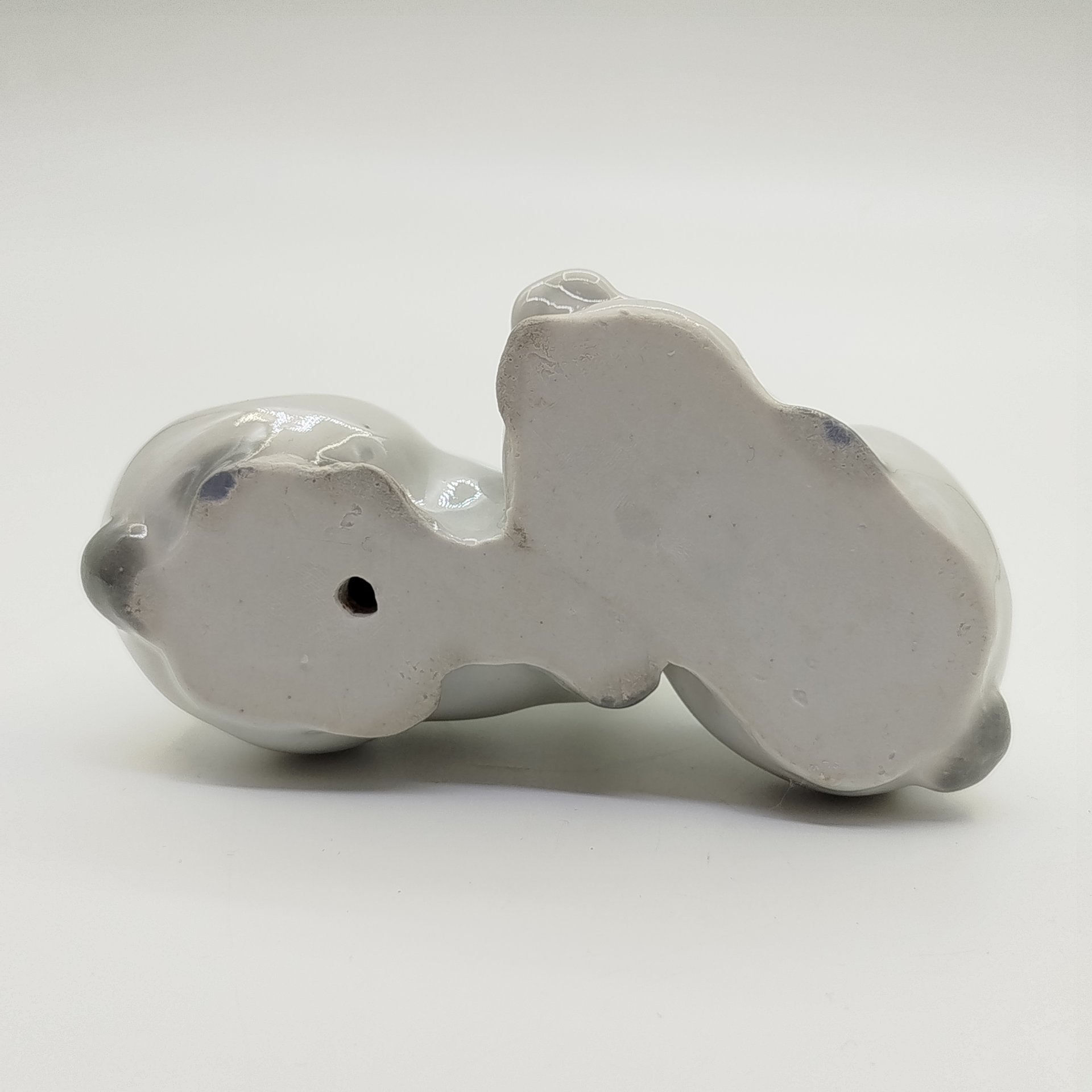 Статуэтка «Зайцы», фарфор, роспись, Артель «Прогресс», СССР, 1950-1960 гг.