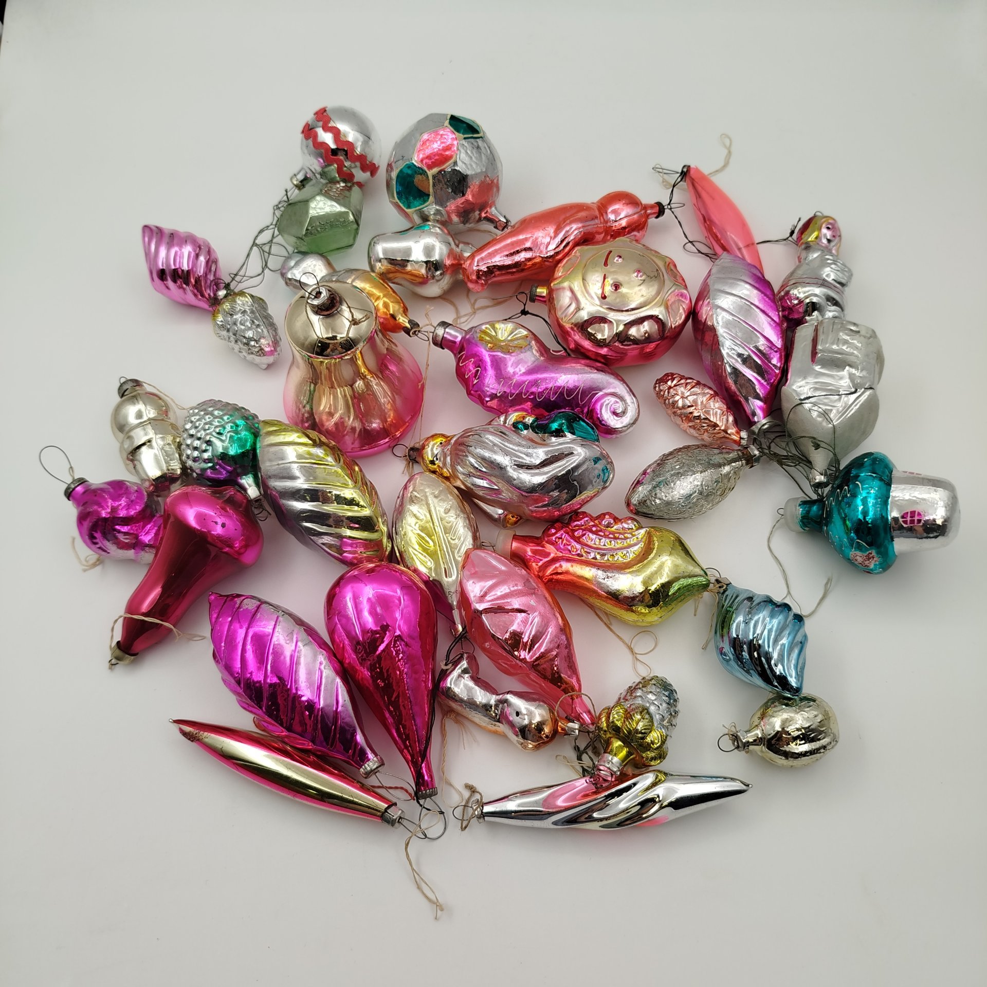 Набор из 35-ти подвесных ёлочных игрушек различных форм и расцветок, стекло, краска, металл, СССР, 1960-1990 гг.