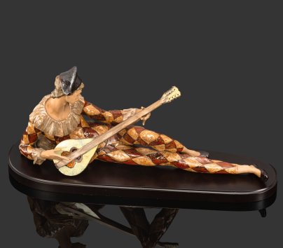 Скульптура "A soft Refrain" [с сертификатом], № модели 986, авторы D. Antonio Ramos, D. Pilar Perez (Д. Антонио Рамос, Д. Пилар Перес), фарфор, роспись, Lladro, Испания, 2003 г.