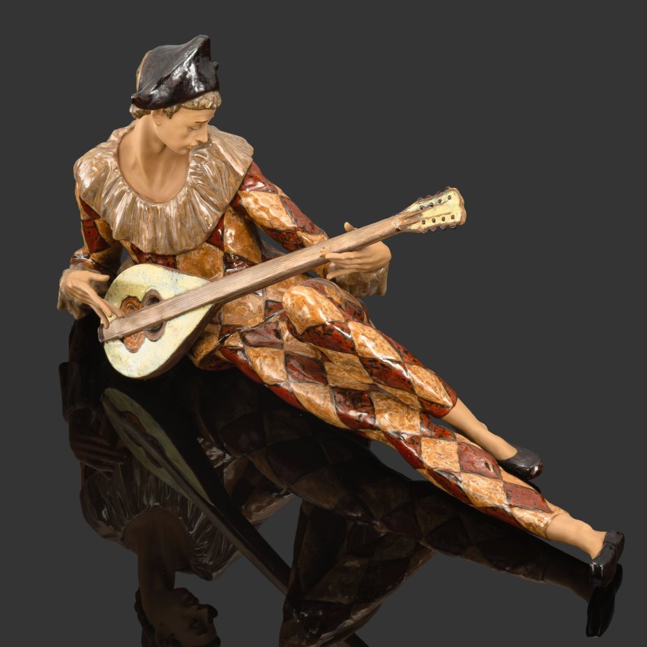 Скульптура "A soft Refrain" [с сертификатом], № модели 986, авторы D. Antonio Ramos, D. Pilar Perez (Д. Антонио Рамос, Д. Пилар Перес), фарфор, роспись, Lladro, Испания, 2003 г.