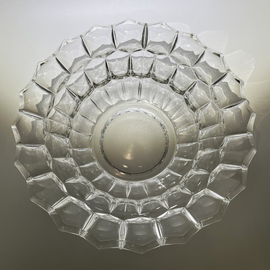 Фруктовница (салатник) с рельефным декором в виде сот и волнистым бортом, стекло, СССР, 1970-1990 гг.