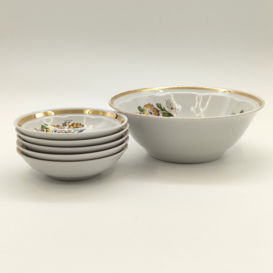 Набор из салатника и 5-ти розеток с цветочным декором, фарфор, деколь, золочение, Рижский фарфорово-фаянсовый завод, СССР, 1970-1980 гг.