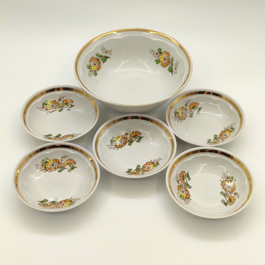 Набор из салатника и 5-ти розеток с цветочным декором, фарфор, деколь, золочение, Рижский фарфорово-фаянсовый завод, СССР, 1970-1980 гг.