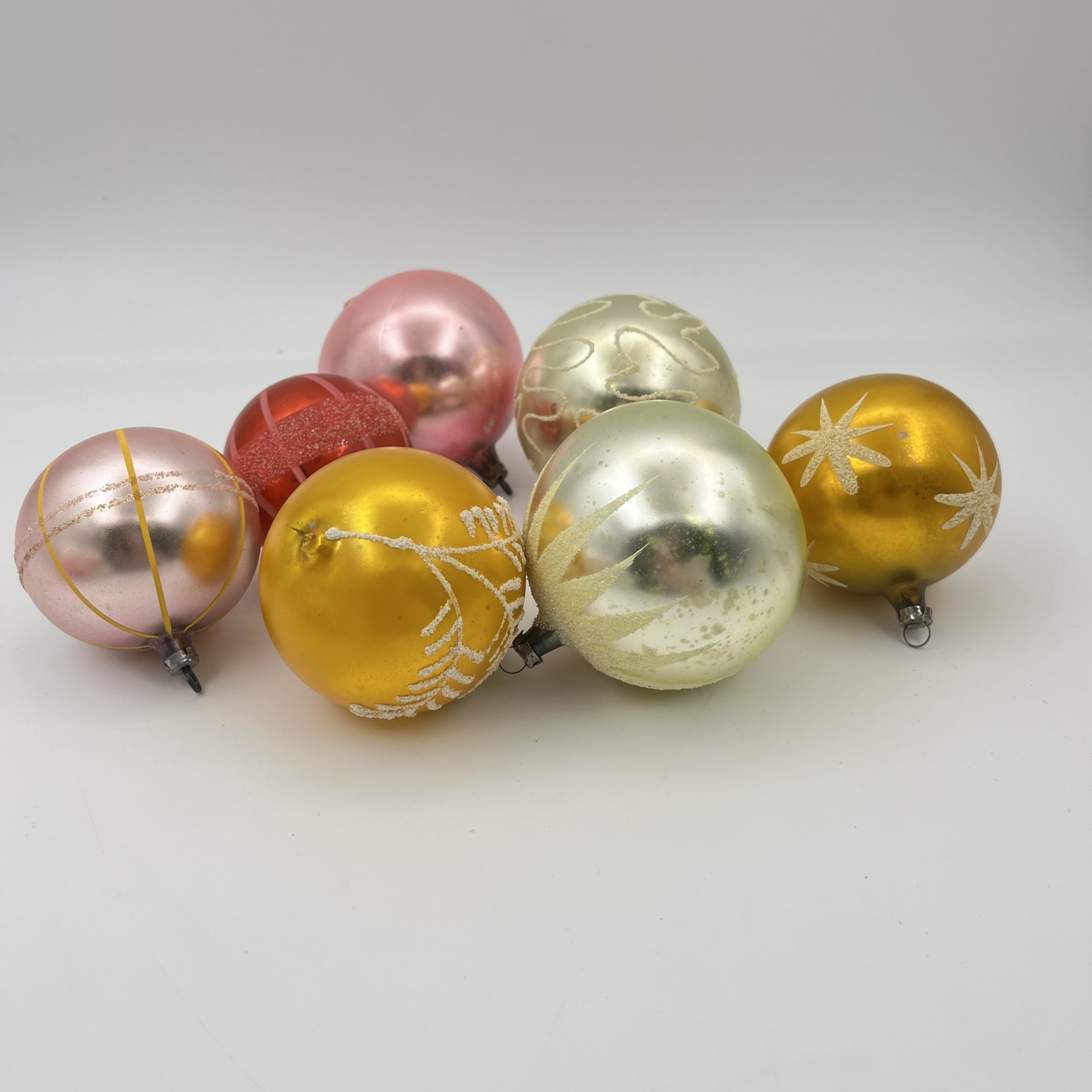 Набор из 8-ми ёлочных игрушек шарообразной формы, стекло, роспись, СССР, 1960-1980 гг.
