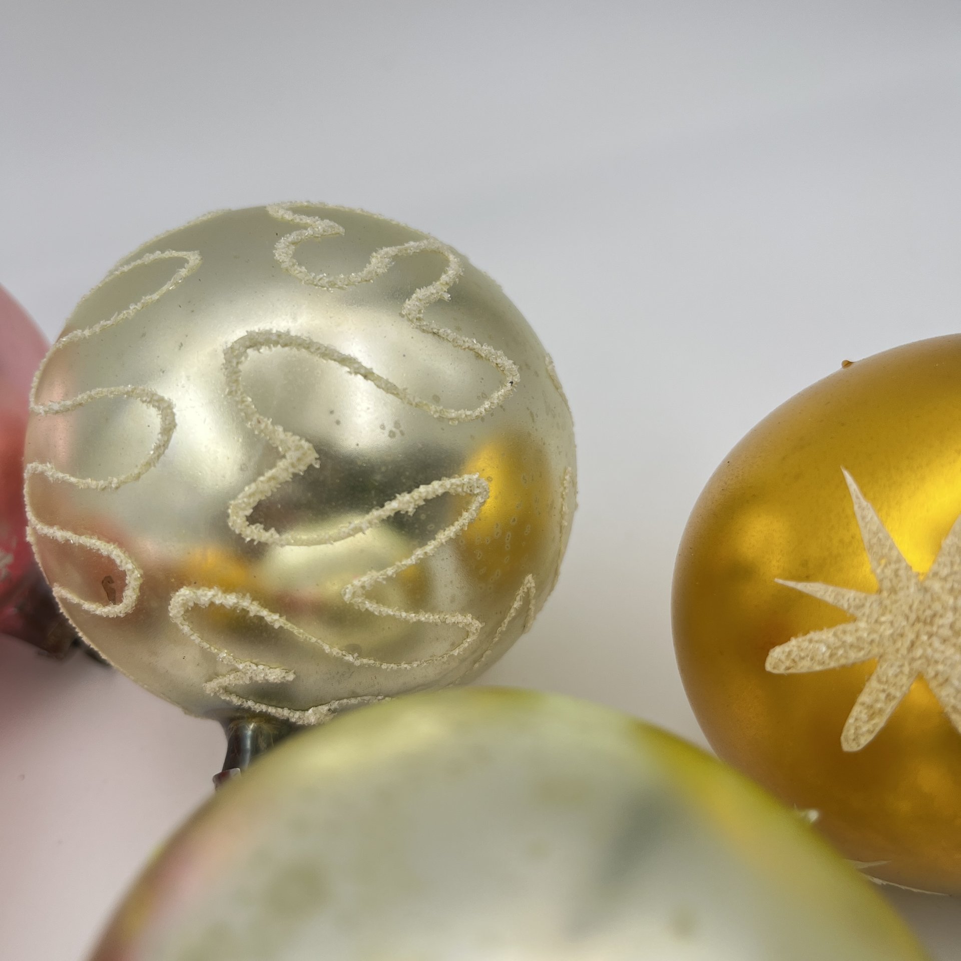 Набор из 8-ми ёлочных игрушек шарообразной формы, стекло, роспись, СССР, 1960-1980 гг.