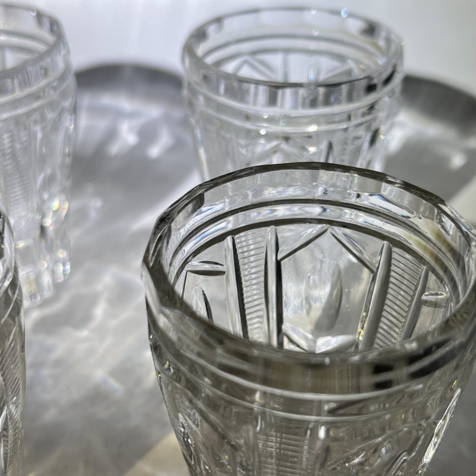 Набор из 4 стопок с геометрическим декором