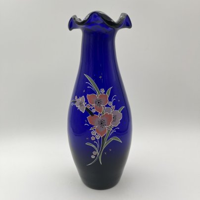 Ваза с фестончатым краем и цветочным декором на тулове, цветное стекло, СССР, 1970-1990 гг.