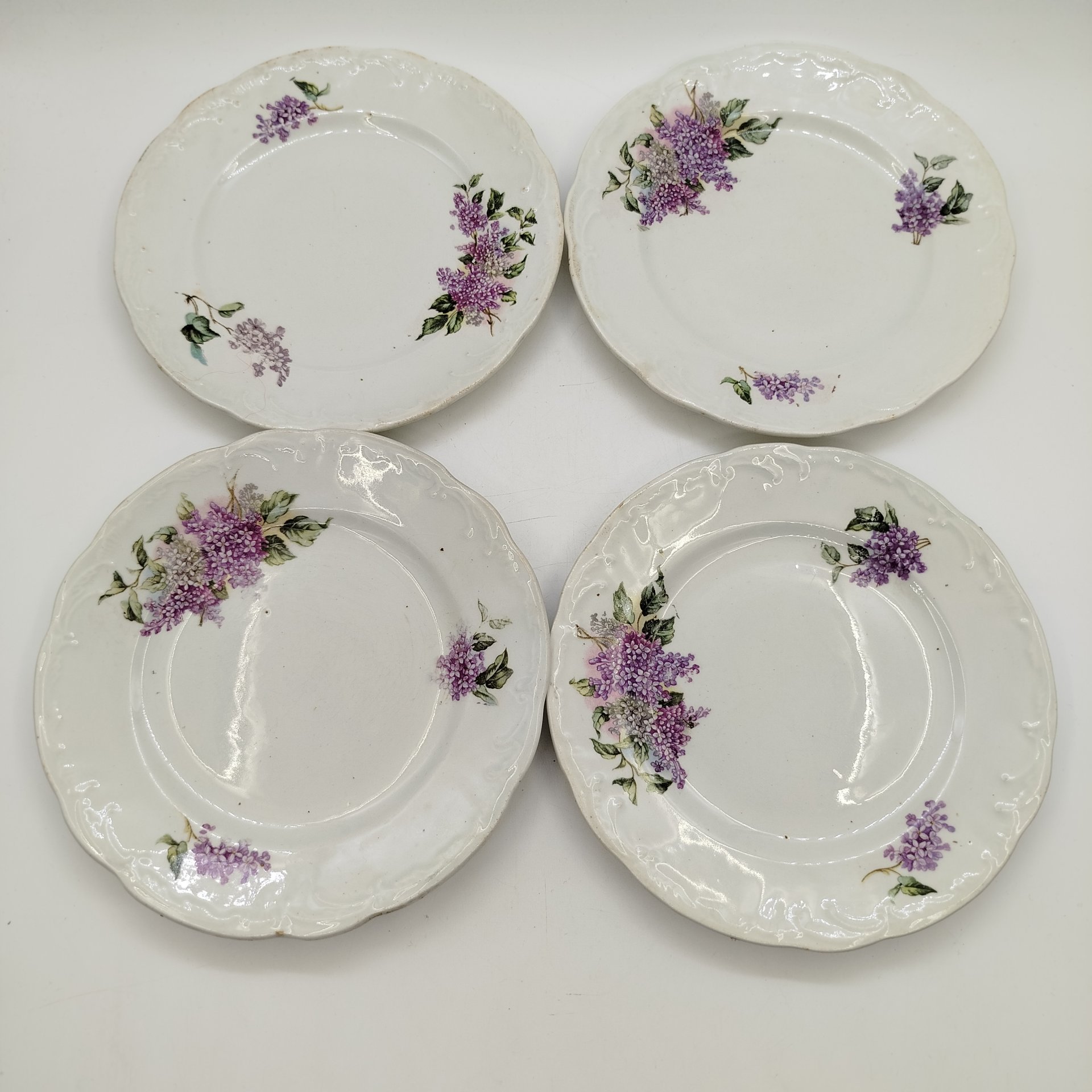 Набор из 4-х десертных тарелок "Сирень"