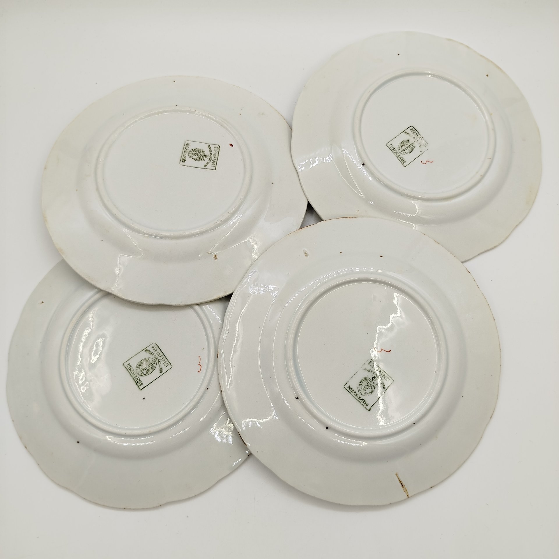 Набор из 4-х десертных тарелок "Сирень"