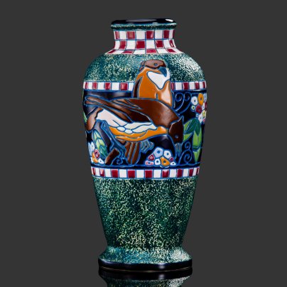 Ваза в стиле Art Deco, украшенная изображением экзотических цветов и птиц, Amphora-Werke Riessner