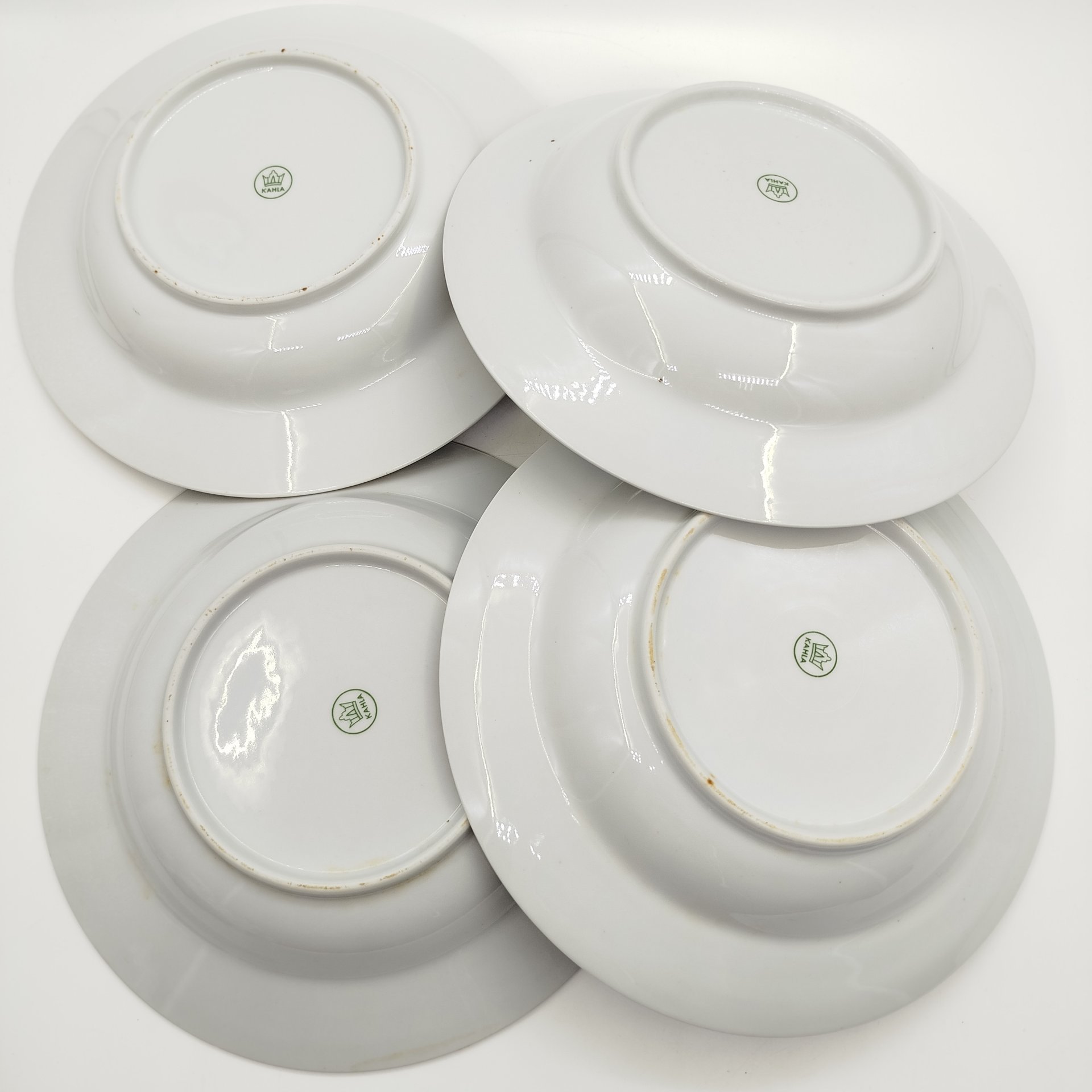 Набор из 4-х суповых тарелок, украшенных изображением розы