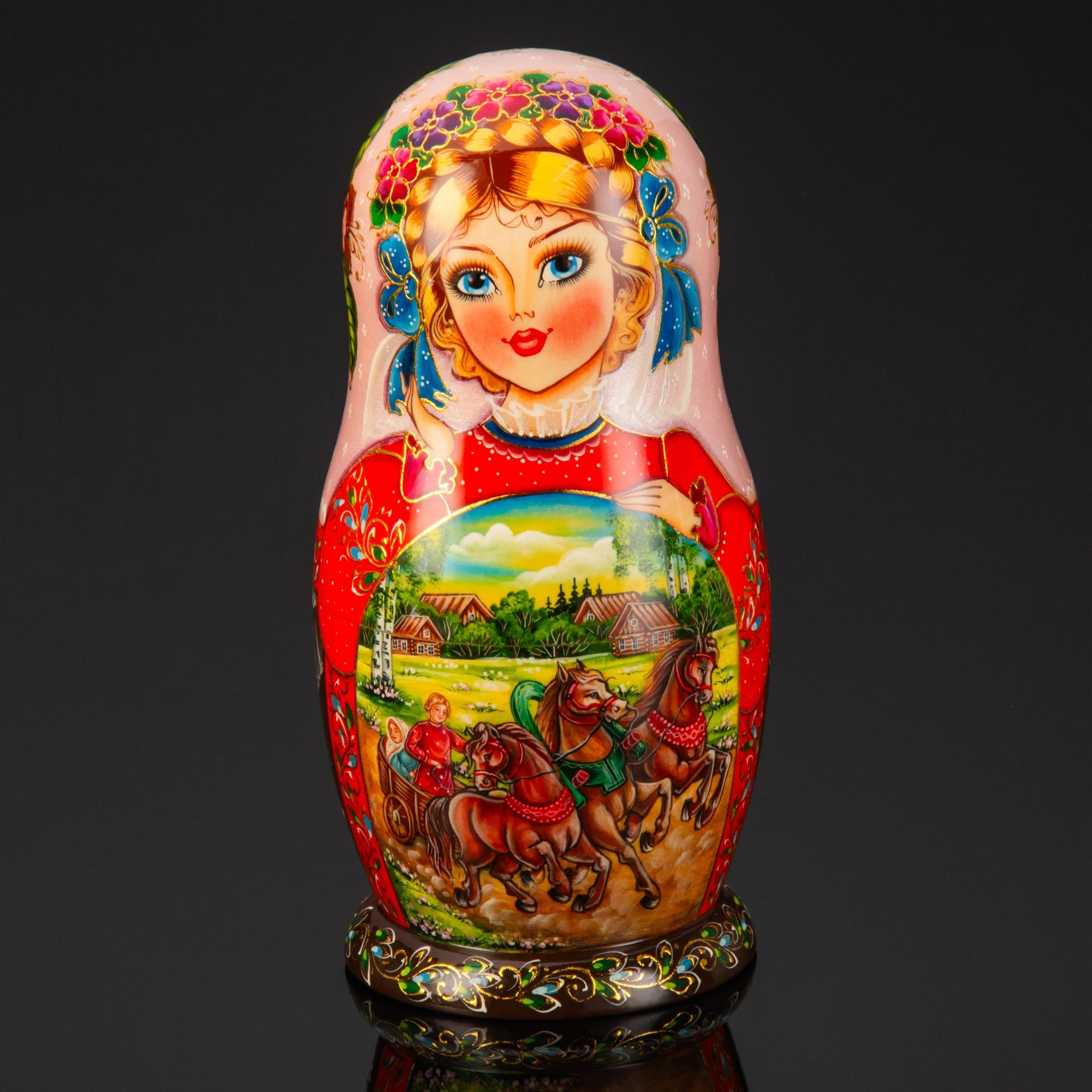 Матрешка "Летняя тройка" (7 мест), автор росписи С.А. Лонченкова, дерево, лак, роспись, золочение, Российская Федерация, 2025 г.