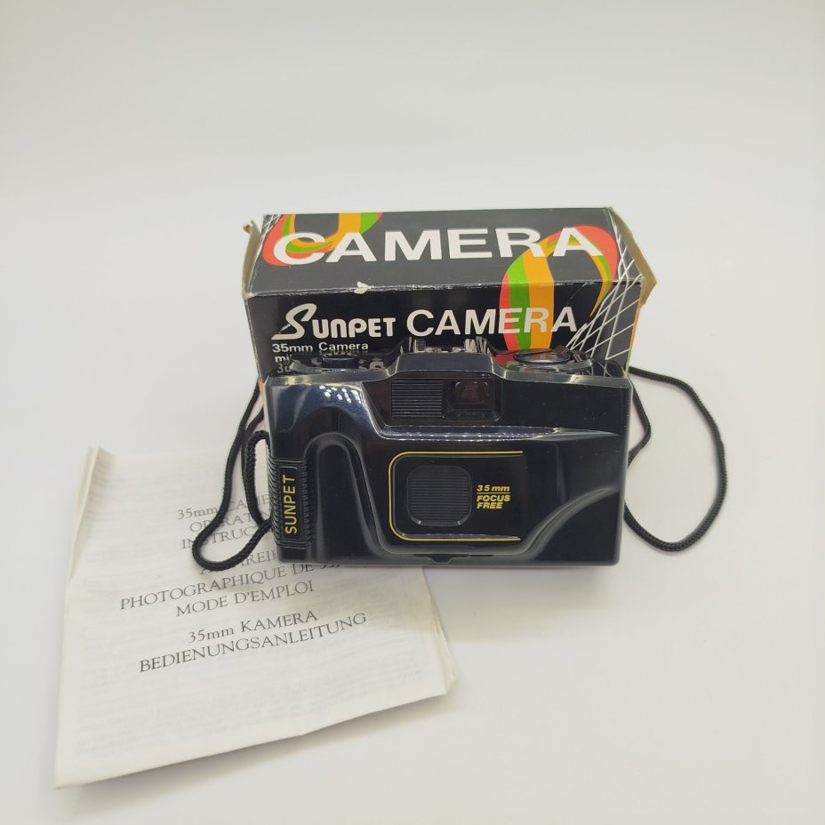 Фотоаппарат Sunpet Camera 35mm в родной упаковке, пластик, картон, металл, стекло, 1990-2000 гг.