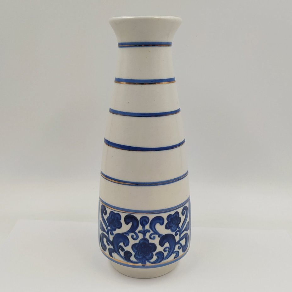 Ваза с растительным декором и олимпийской символикой, фарфор, роспись, золочение, Бронницкий завод фарфоровых изделий «Возрождение», СССР, 1980 г.