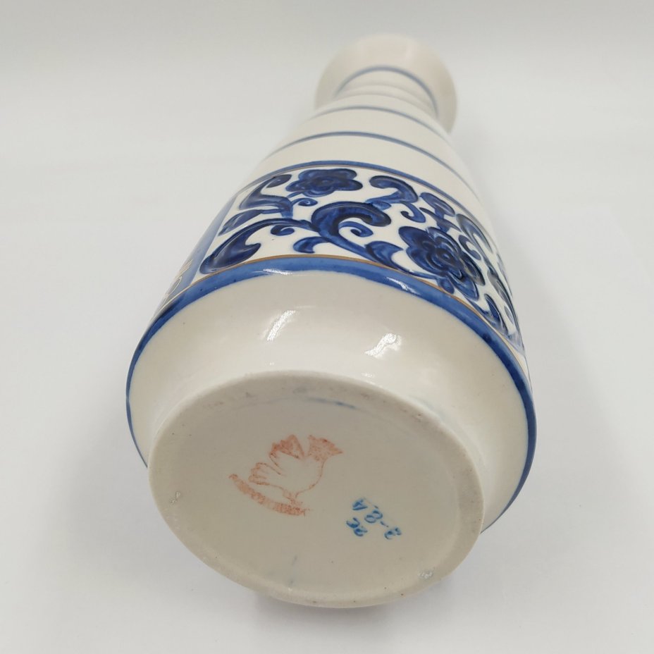 Ваза с растительным декором и олимпийской символикой, фарфор, роспись, золочение, Бронницкий завод фарфоровых изделий «Возрождение», СССР, 1980 г.