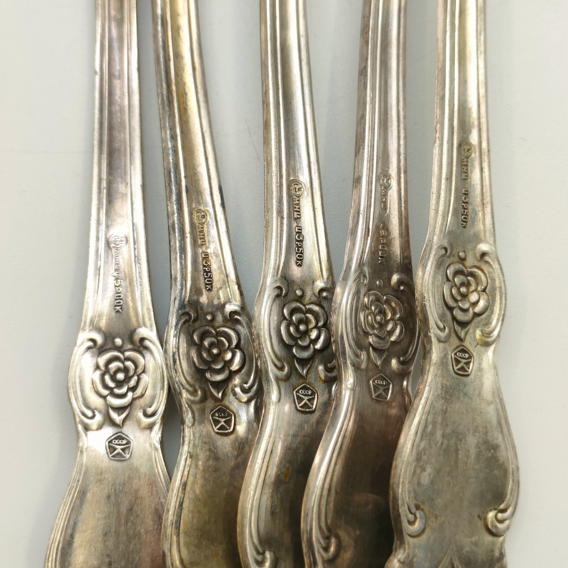 Набор столовых ложек "Серебряная роза" на 5 персон, мНЦ (медь-никель-цинк), серебрение, Кольчугинский завод цветных металлов, СССР, 1962-1991 гг.
