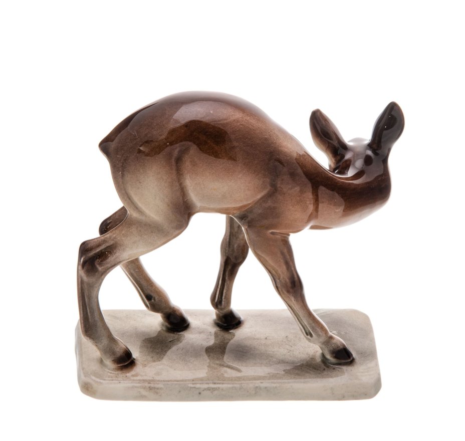 Статуэтка "Оленёнок", фаянс, роспись, мануфактура "Hertwig", Германия, 1941-1958 гг., Hertwig & Co.