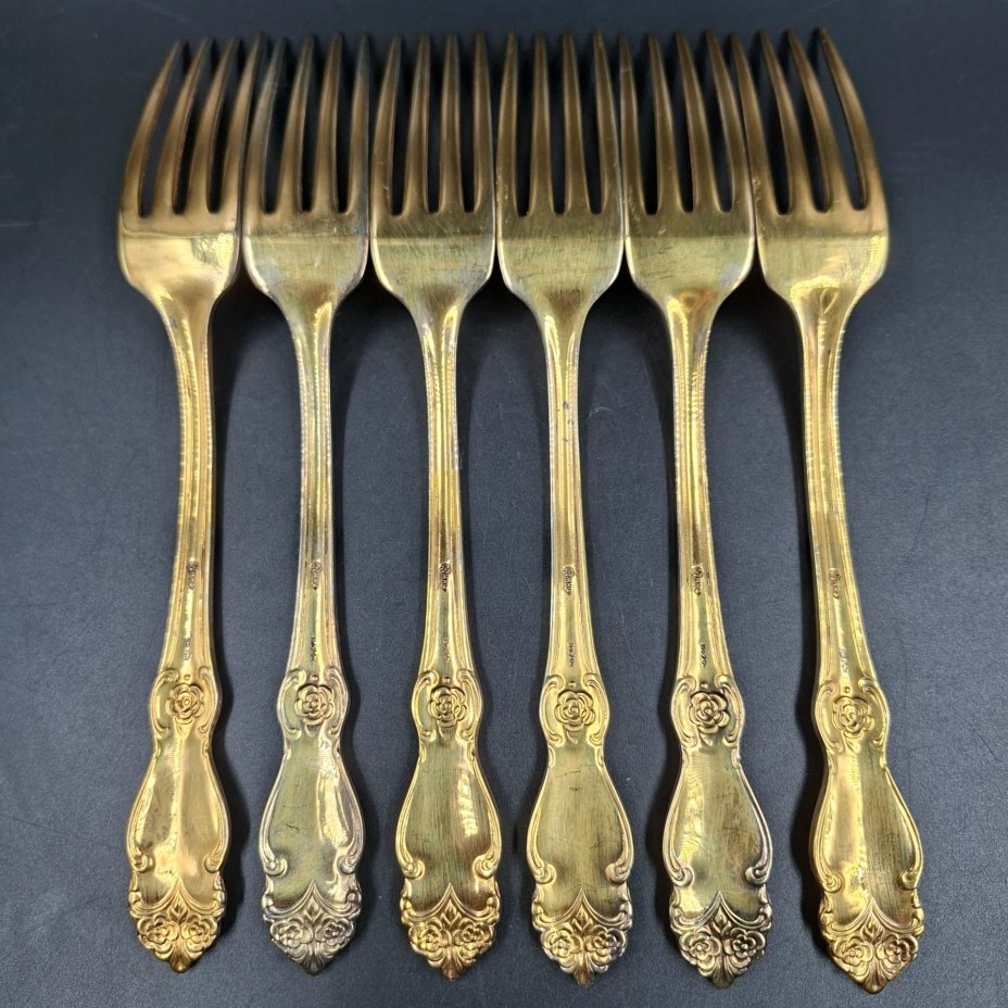 Набор из шести обеденных вилок "Серебряная роза", мНЦ (медь-никель-цинк), золочение, Кольчугинский завод цветных металлов, СССР, 1970-1990 гг.