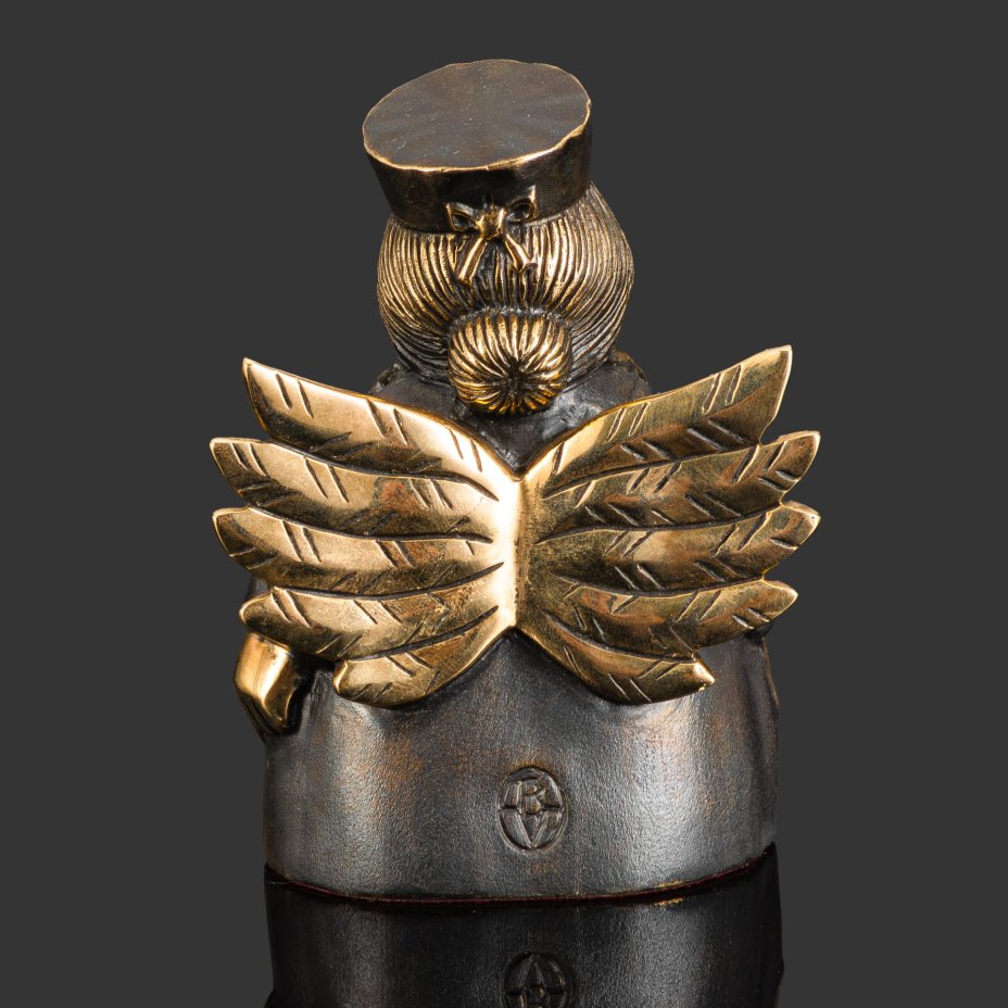 Скульптура  "Врач-Ангел"